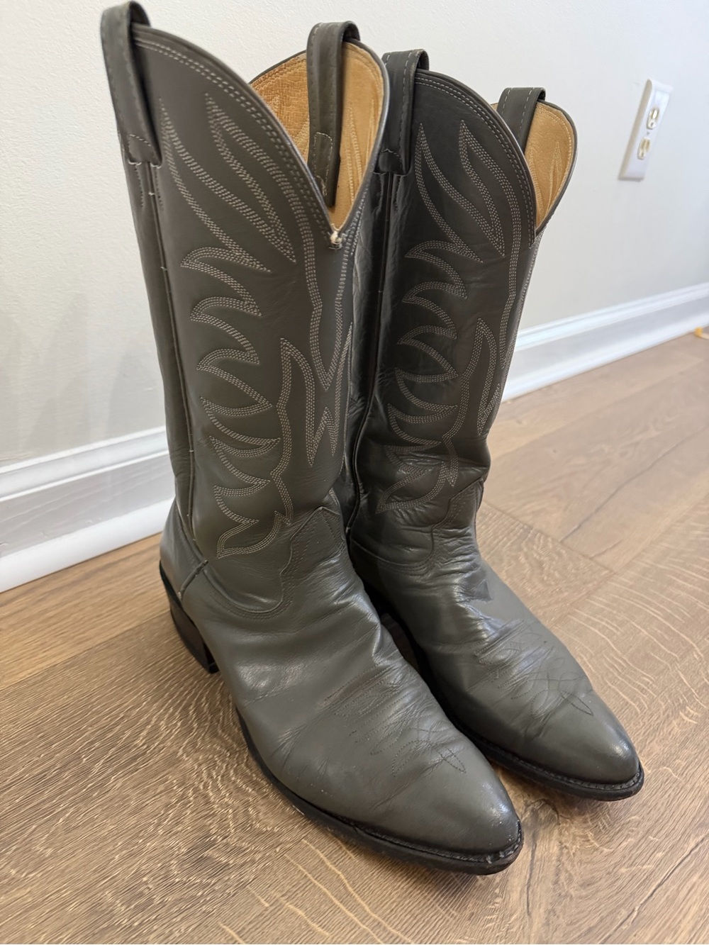 Men's Vintage Nocona Classic Gray Cowboy Boots - Leather Western Boot 9.5D - Picture 2 of 9